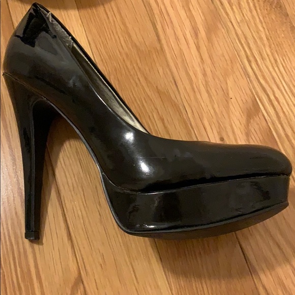 G by Guess Black platform heels - Picture 3 of 7